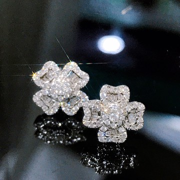 璽朵珠寶 [ 18K金 四葉草 鑽石 耳環 ] 微鑲工藝 精品設計 鑽石耳環 鑽石權威 婚戒顧問 婚戒第一品牌 GIA