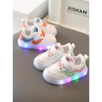 寶寶鞋子女0-1-3-6歲2男童小白鞋亮燈板鞋休閑鞋防滑軟底學步鞋潮