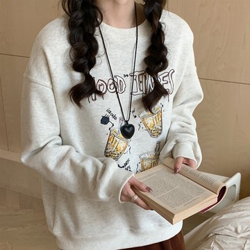 La Belleza圓領珍珠奶茶飲料印花寶寶絨內裡加絨加厚長版寬鬆衛衣T恤