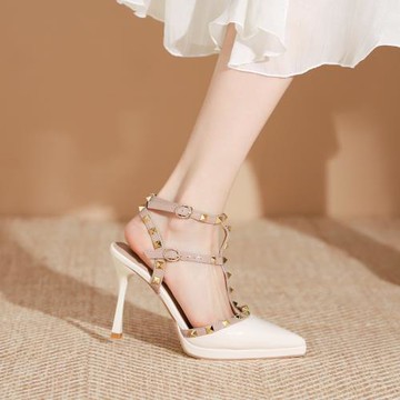 春季新款法式絕美搭扣女裸色高跟鞋尖頭鉚釘淺口包頭涼鞋晚晚溫柔