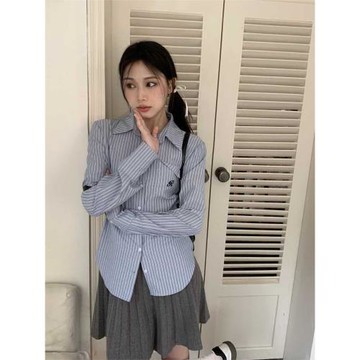 學院風藍色條紋刺繡長袖襯衫女秋季純欲辣妹修身收腰疊穿襯衣上衣