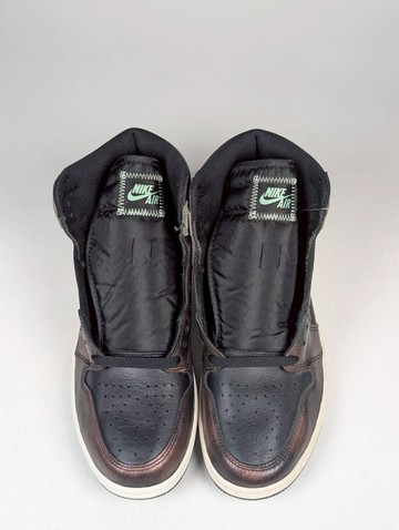 微瑕疵-鞋盒不符實際為US10 左右腳中底微泛黃 555088-033/105 Air Jordan 1 High OG Light Army 變色金屬 金屬鏽蝕 男款