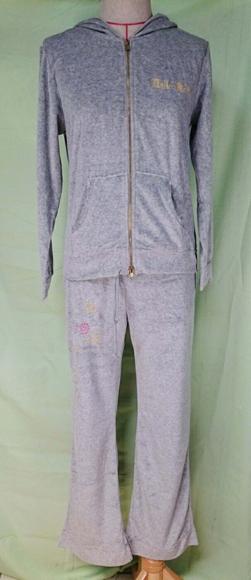 【震撼精品百貨】Hello Kitty 凱蒂貓 衣褲組 灰色絨毛 震撼日式精品百貨