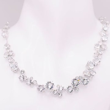 SWAROVSKI 施華洛世奇 Constella 項鏈+耳環+手鍊 套組 鍍白金色