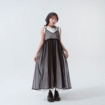 QUEENSHOP_F 女裝 金蔥網紗設計細肩綁帶長罩衫-黑 現+預 【01099167】