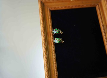 日本雜貨-復古金龜子綠琺瑯古董夾式耳環