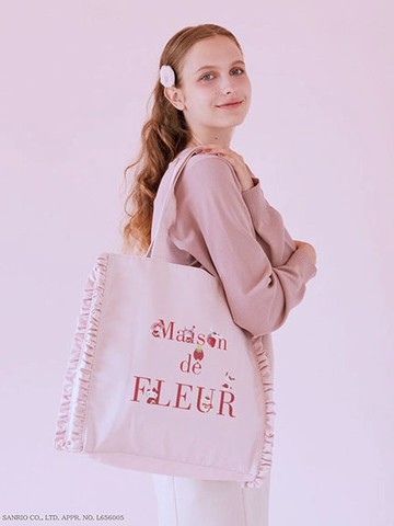 三麗鷗聯名草莓新聞系列-內裡圖案印花荷葉摺邊方形手提包(08000804200) - Maison de FLEUR