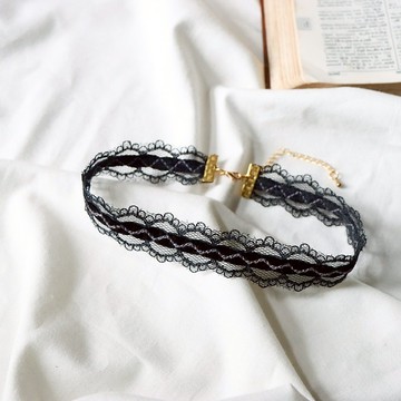 fillings 黑色花團蕾絲頸鏈