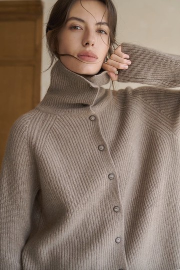 法式極簡 浣熊毛絨感針織開衫毛衣