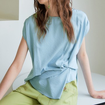 OUWEY歐薇 簡約質感縲縈混紡扭結上衣(淺藍色；S-M)3232161026