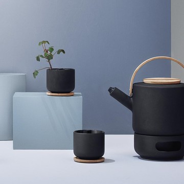 丹麥 Stelton｜Theo 石陶茶杯附竹杯墊(單入)-黑