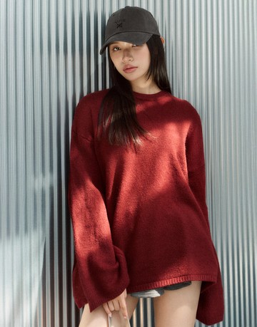 享受冬日的靜謐時光；OVERSIZE針織毛衣 兩色