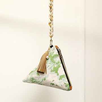 Nukumi triangular clutch pouch bag