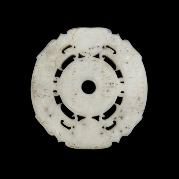 《博古珍藏》和闐白玉鏤空雕雙龍出廓玉璧擺件．234公克．博物館級．早期收藏．老件文物．感恩特賣．超值回饋