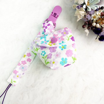 小紫花。奶嘴收納袋 / 奶嘴鏈 (可繡名字)