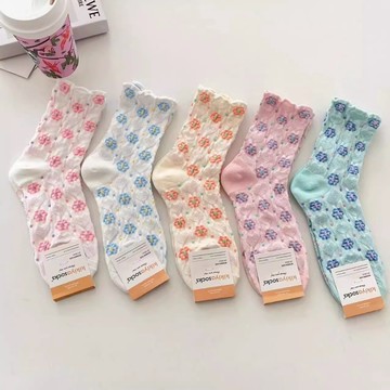 正韓國襪 女性中筒襪  碎花中筒襪  愛心襪 少女襪 花朵襪子 印花短襪 緹花襪 植絨襪 台灣出貨 台灣賣家