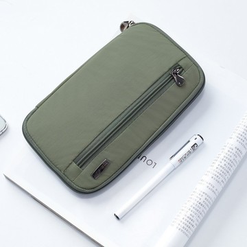 美國 TRAVELON | 防盜旅遊護照包(抹茶綠) | RFID 護照夾 保護套