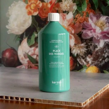 自帶香氣美一天【Sharktankgift】[KERZON] 孚日廣場香氛洗衣精 - 玫瑰/天竺葵 1000ml 天然成分 香氣 香氛洗衣精 衣物清潔 抗菌 蓬鬆柔軟 放鬆療癒
