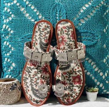 印度丨民族涼鞋-奶油紅花