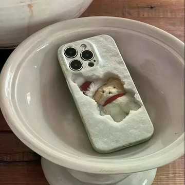 雪地小貓手機殼適用於iPhone15plus新款手機殼蘋果11/12/13/14promax硬殼xs/xr菲林保護套