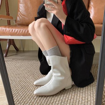 偷心拽姐~ 韓版設計感小方頭粗跟短靴2026秋冬新款簡約百搭靴子女