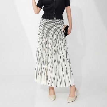 ??夏季百褶裙女高級感長裙松緊腰垂墜感寬松條紋時尚百搭三宅半身裙