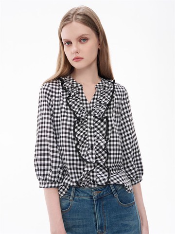 減齡棋盤格鈎織荷葉領泡泡袖上衣