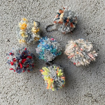 賓士灰繽紛手作毛球吊飾/包包吊飾掛飾/約4~5公分