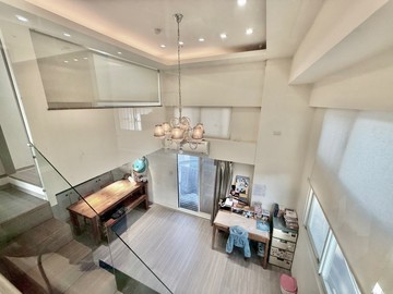 獨家專任潭天裝潢挑高絕美三房雙衛車小資首選｜新北市新店區北宜路二段