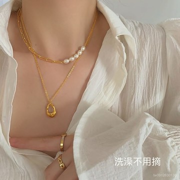 賣場滿150出貨🔥臺灣出貨🔥【鈦鋼不褪色】貝珠拚接格子不規則水滴墜冷淡風套裝時尚博主項鏈
