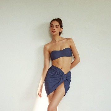 LeRêve | Beaut 兩穿細肩平口泳衣 自在藍  弧形美胸 肩帶可拆 交叉美背 穩固防滑 三層布加厚