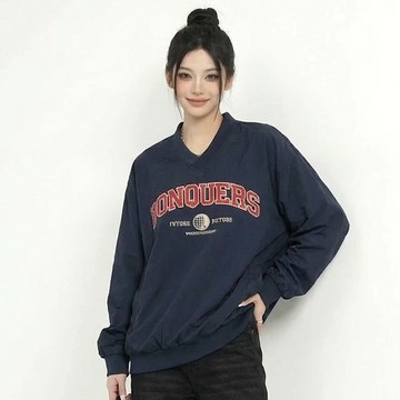 【AMERO】男女款 長袖V領T恤 賽車風 立體繡花 情侶裝