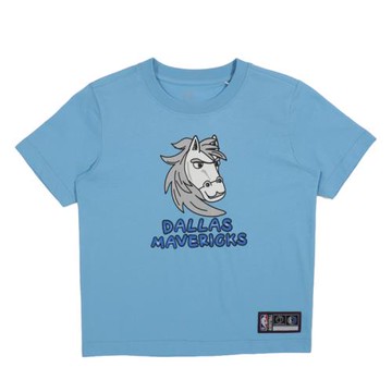 NBA DALLAS MAVERICKS 短袖上衣 兒童印花T恤 淺藍 中性款 35261004 81 noB05