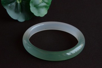 【春繞之二】天然綠玉髓手鐲平安鐲