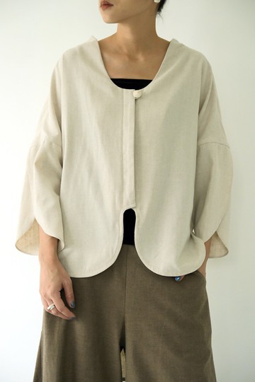 川 衣 WEAR BEING  弧形鬱金香袖襯衫  米色