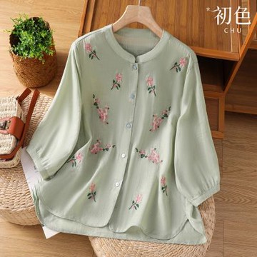 初色 新中式復古碎花刺繡輕薄圓領五分袖單排扣襯衫上衣女上衣-共4色-13981(M-3XL可選)