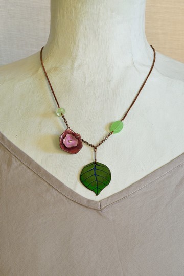 玫瑰琺瑯項鍊，紫玫瑰項鍊，玫瑰首飾，玫瑰花架，花園首飾，優雅玫瑰項鍊，浪漫玫瑰項鍊，