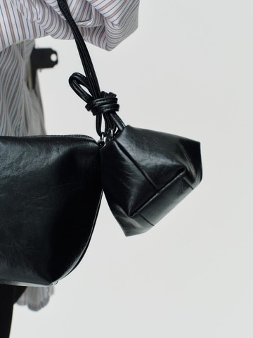 two way mini charm - black