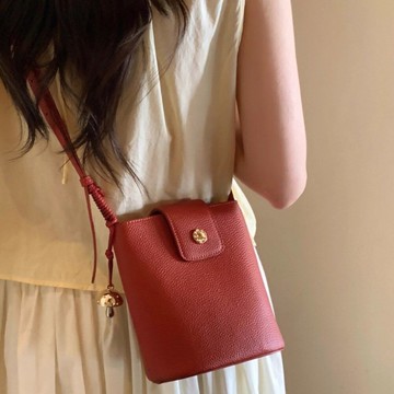 【實體店🇹🇼發票】櫻桃紅皮革水桶包 女包 斜挎包 小包 通勤包 禮物 送禮 送禮