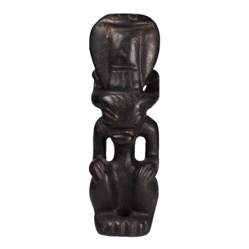 《博古珍藏》隕石雕太陽神扛鷹擺件．1.5公斤．紅山文化文物．老陀工．皮殼厚實．早期收藏．感恩特賣會．超值回饋