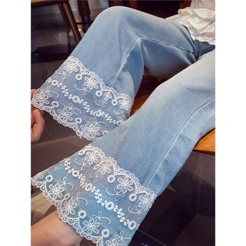 女童牛仔褲春裝2026新款時髦兒童直筒長褲女孩高腰拼接蕾絲喇叭褲