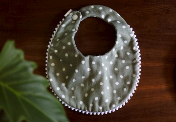 灰綠小點點 / 圍兜兜 / 口水巾