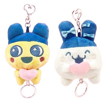 小禮堂 Tamagotchi 塔麻可吉 絨毛玩偶伸縮鑰匙圈 (抱愛心款) 麻美吉 咪咪吉