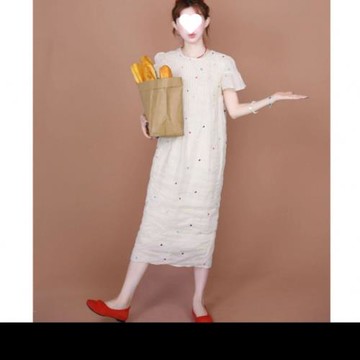 美靜在這愛心花苞裙2025夏新品薄款褶皺波點短袖連衣裙女