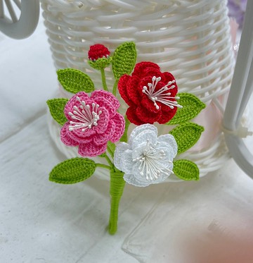 鈎織花胸針純手工製作