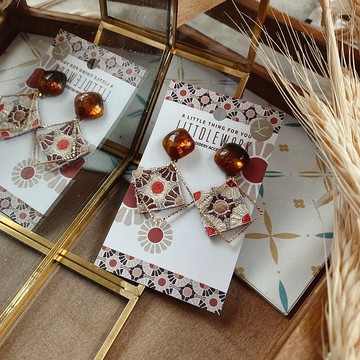 刺繡耳環 | 耳夾 / 耳釘 - 磁磚 - 琥珀菊花