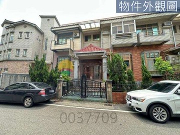 竹南國小旁~正南大路．三代同堂~歐式別墅｜苗栗縣竹南鎮南大路