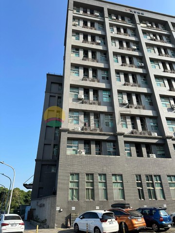 楠梓菁英會館稀有平面車位大F｜高雄市楠梓區安泰街