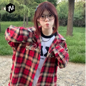 【Nico】臺灣熱銷🔥美式復古紅色刺繡格子長袖襯衫女秋冬新款寬鬆顯瘦百搭襯衣