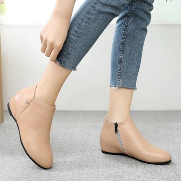 2025新款內增高小短靴女真皮軟底女鞋平底媽媽鞋春秋單靴大碼4143